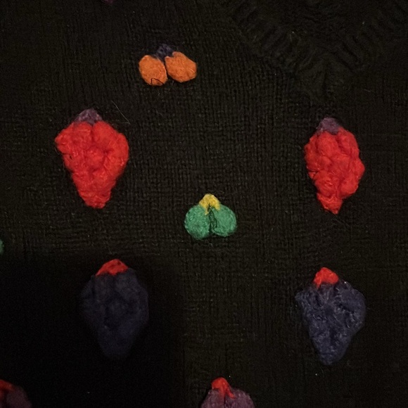 Zara v-neck popcorn knit sweater black with multicolor fruit size small - Picture 3 of 3